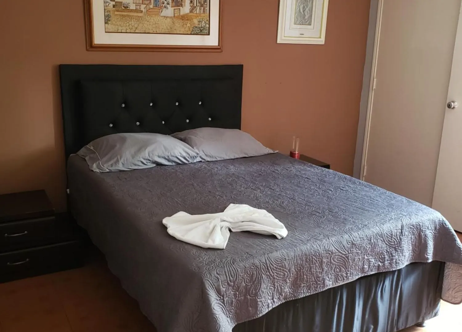 Casahotel La 33 contacts